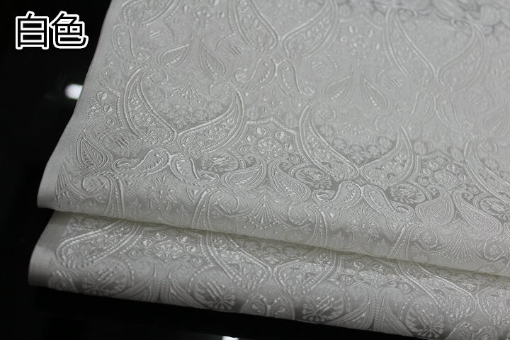 Largeur 29 pouces Bricolage Cos Chinois Robe kimono Damassé Tissu Jacquard Brocart En Soie Imitation Vêtements Tissu Pipa: White