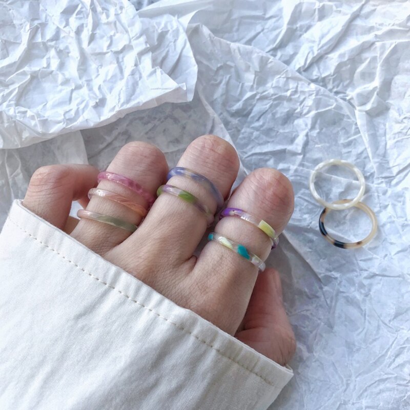 AOMU 1 zestaw pierścieni dla kobiet biżuteria moda kolorowy wielokolorowy, przezroczysty pierścień akrylowy z żywicy śliczne dziewczyny impreza biżuteria zestaw pierścieni