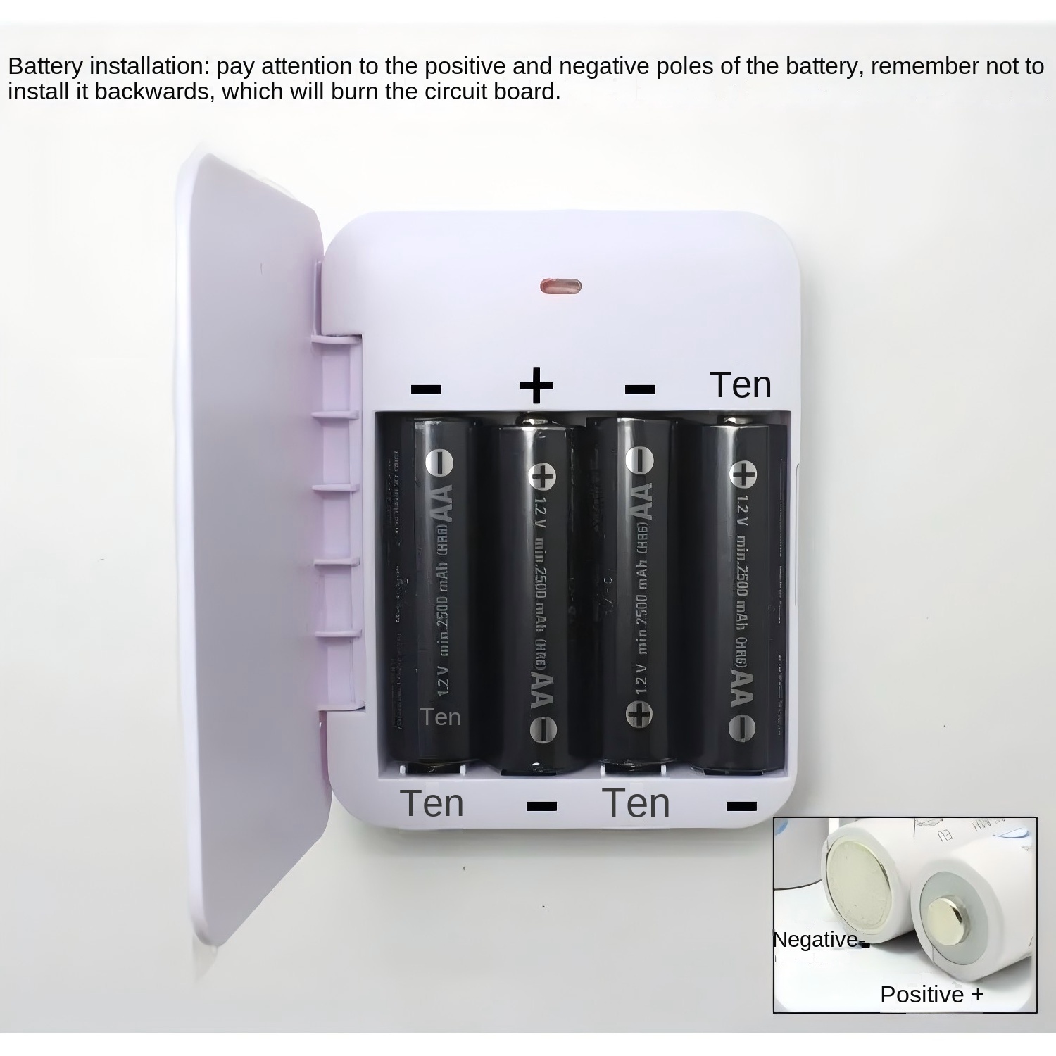 USB Gadget USB Charger External Power Box Battery Charger Emergency Charging By 4pcs AA Batteries With USB Port and Flashlight