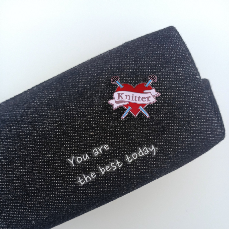Broche en tricot pour femmes, Badge en fil d'art en émail, broche pour pull, chemise, manteau, sac à dos, accessoires de bijoux mignons