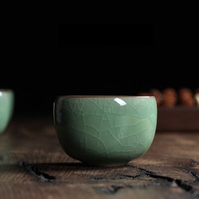 1 STKS Zes Kleuren Chinese Longquan Celadon Porselein Gaiwan ChinaTeacups Porseleinen Kom 100 ml China Thee Pot Celadon Crackle Theekopje: Ge Kiln Plum Green