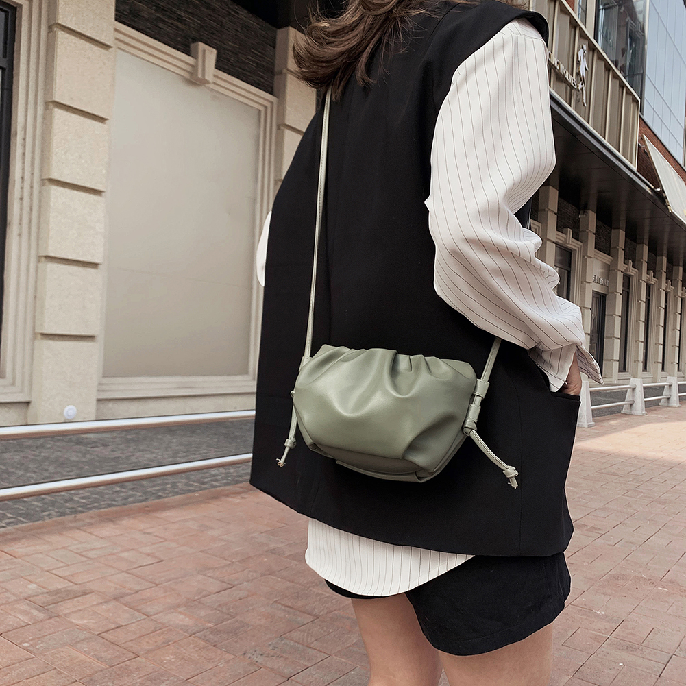 Weichen PU Leder Wolke bilden Frauen Schild Kupplung Tasche Gefaltete Knödel Schulter Bote Tasche Kleine Nette Dame umhängetasche