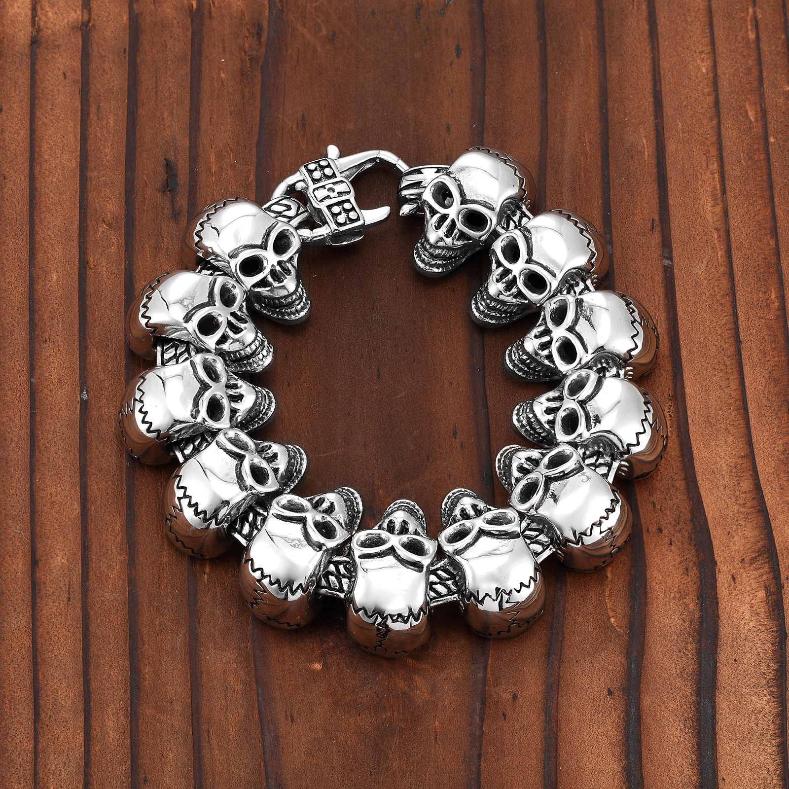 Europese En Amerikaanse Punk Stijl Titanium Staal 12 Schedels Super Dominante Mannen Roestvrij Stalen Armband Sieraden