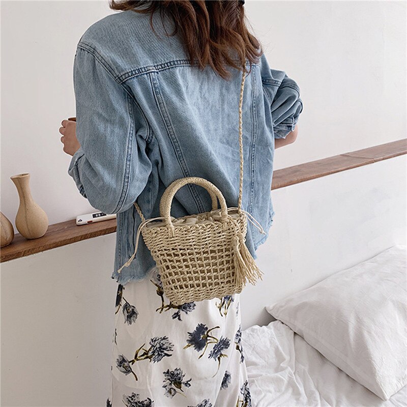 Bolsa de vime feita à mão, de palha, rattan, feminina, verão, vazada, bolsa de ombro cruzada, com laço, borlas