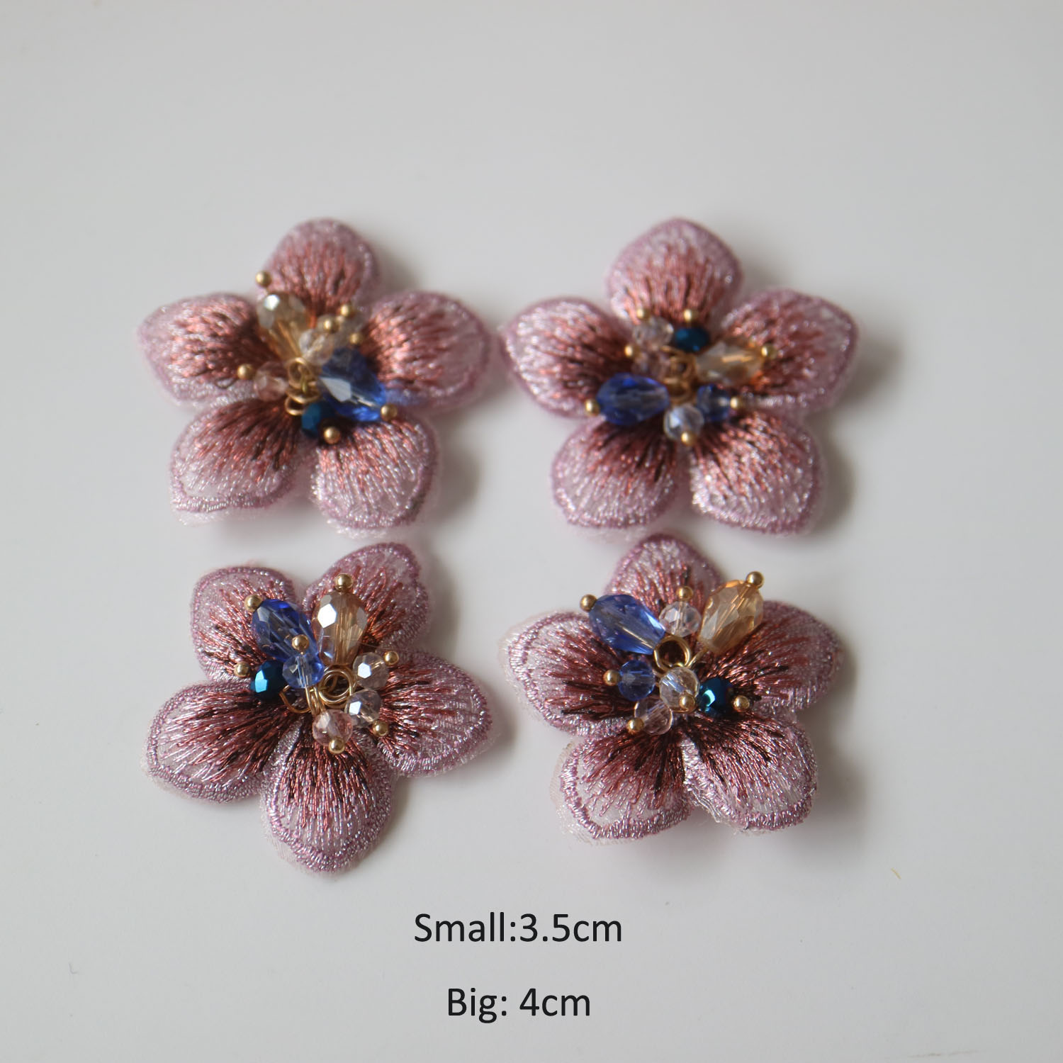4 Uds DIY parches de cuentas de diamantes de imitación de flores 3D para ropa apliques de encaje bordado para bolsos parches decorativos apliques insignia: Plata antigua
