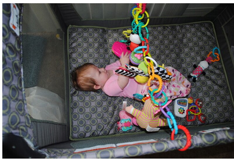 24 stks baby bijtring speelgoed rammelaar kleurrijke rainbow ringen crib bed wandelwagen opknoping decoratie toys cadeau voor kinderen baby