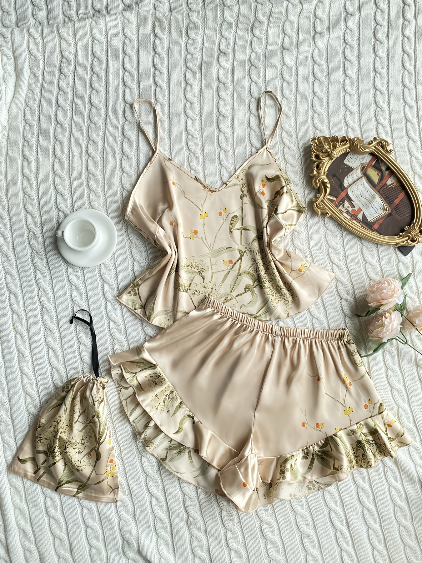 Conjunto de pijama feminino elegante com estampa floral e bainha com babados e shorts: S / Champagne