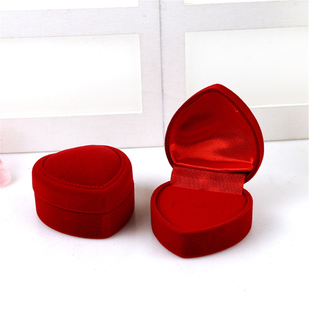Rood Hart Vorm Fluwelen Ring Box Engagement Bruiloft Sieraden Case Classcial Valentijnsdag Cadeau Voor Geliefde