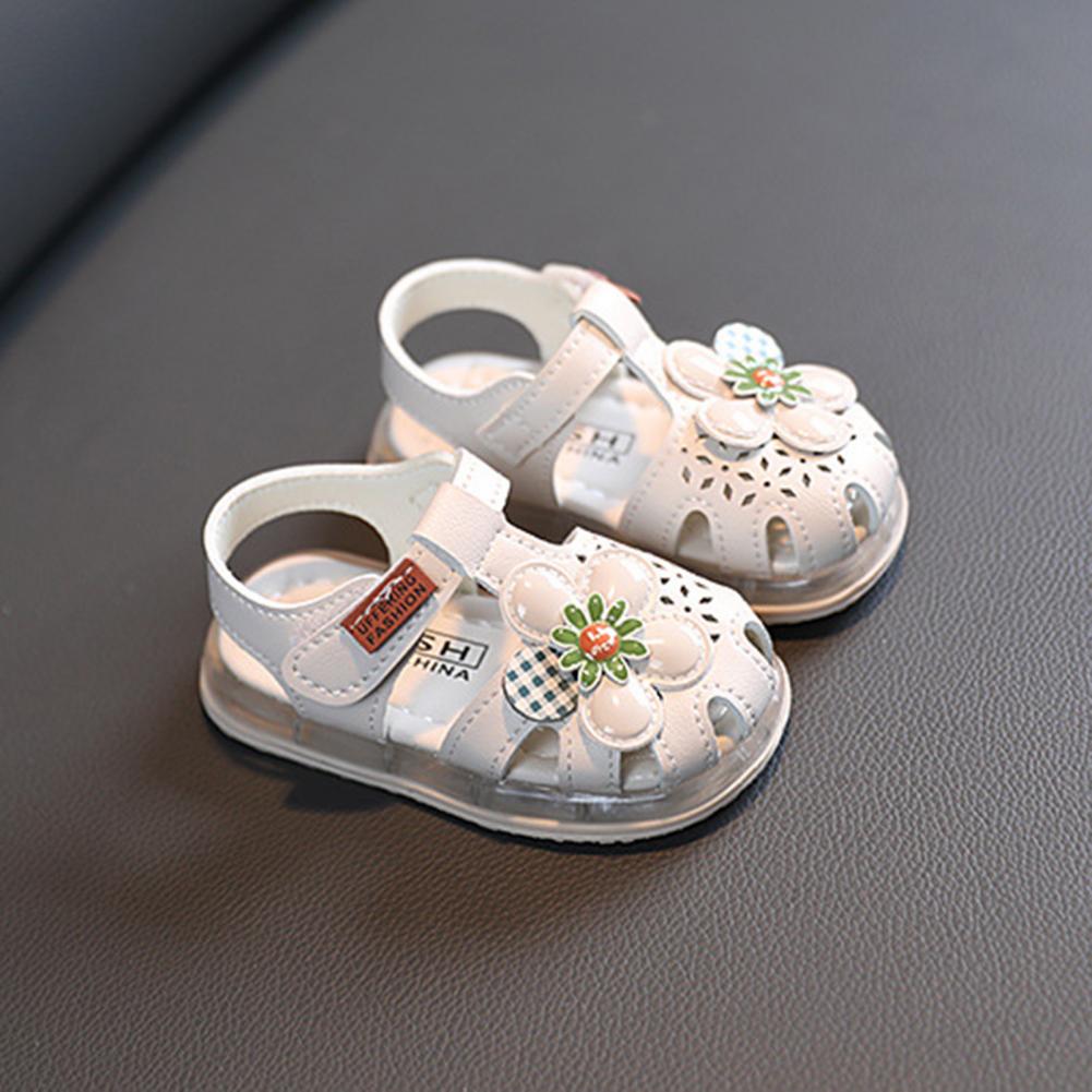 Glatte, rutschfeste sommersandalen für kinder mit cartoon-motiv und blumenmuster