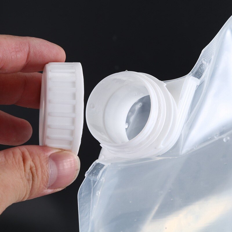 Foldable water canister