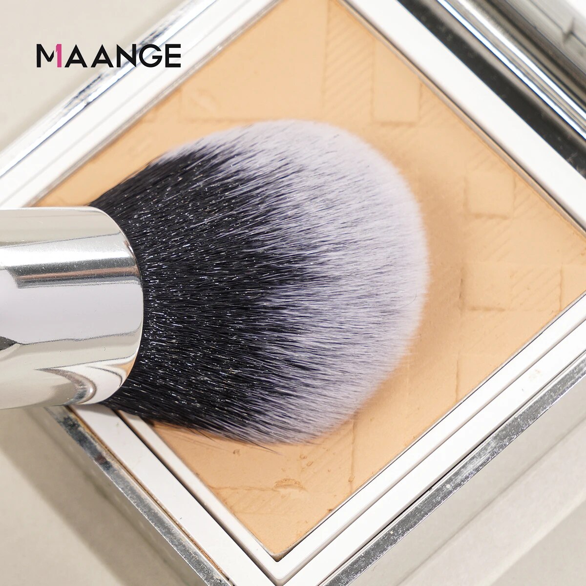 MAANGE-brochas de maquillaje con estuche, 4 piezas, base, corrector, polvo, cerdas suaves y esponjosas, juego de brochas cosméticas grandes