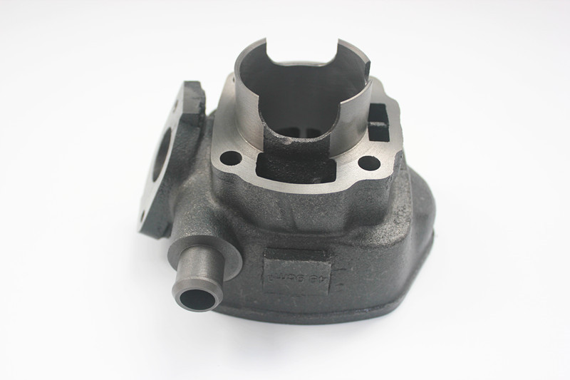 Moottoripyörän moottorin sylinteri  sr 50 70cc isoaukkoinen sylinteriputkisarja aprilia sr -tehtaalle 50 04-09 sr katu 50 03-08 47mm/10mm: Sylinteri