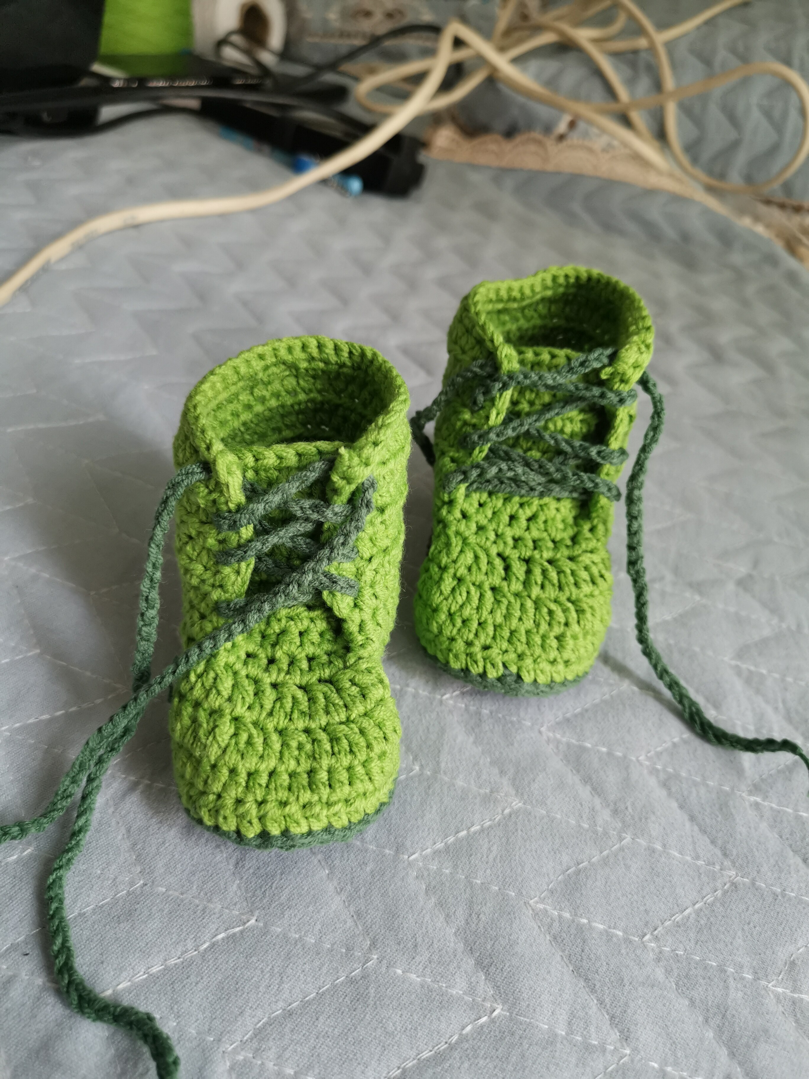 QYFLYXUEQYFLYXUE botas para caminar para bebés, botas tejidas a mano de lana, hechas a mano, zapatos para bebés