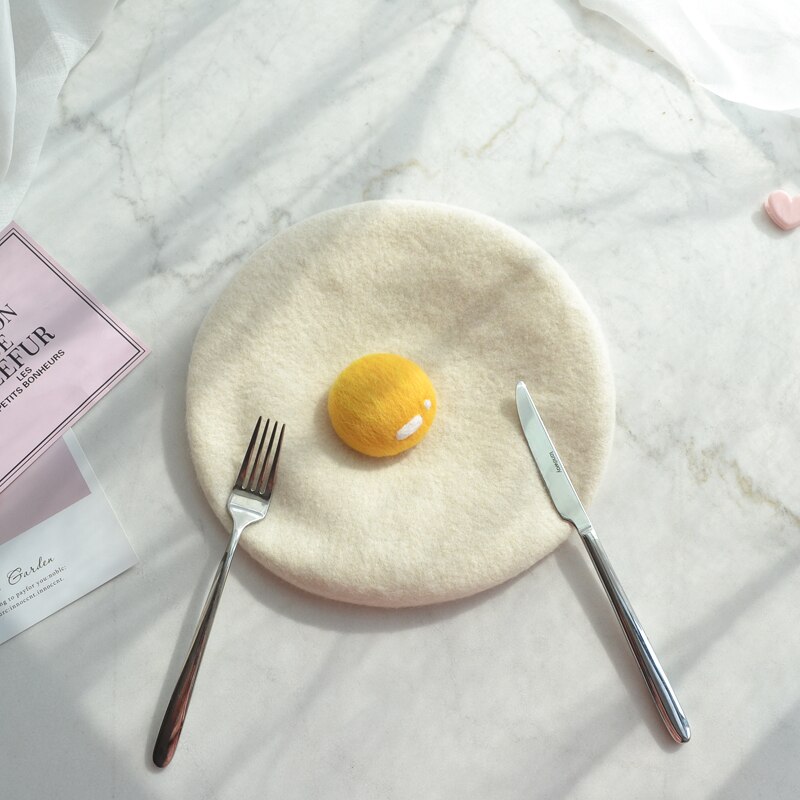 A poached egg ~ manual wool felt lovely Japanese egg yolk beret The painter hat getting autumn and winter