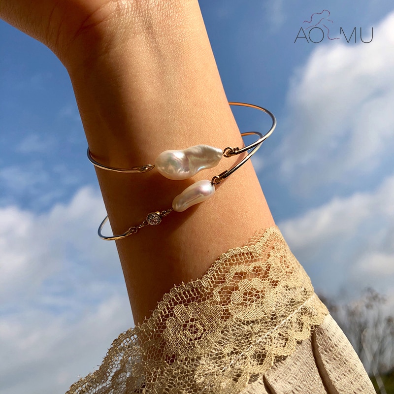 Aomu franse geometrische retro minimalistische fijne barokke parel onregelmatige gouden metalen armband voor vrouwen meisjes vakantie