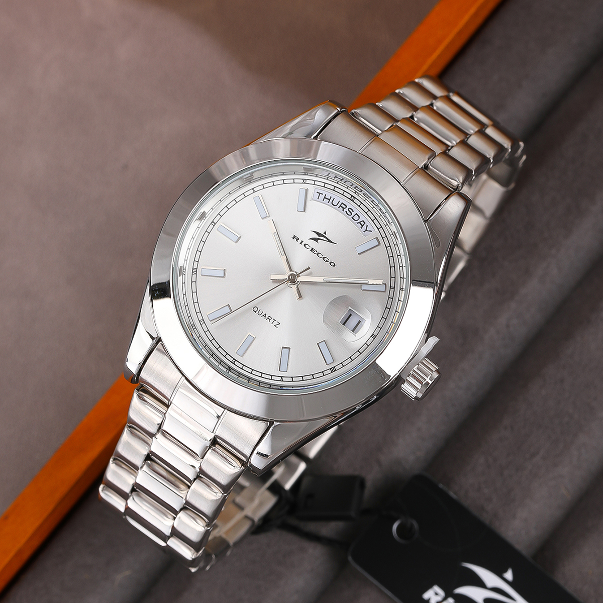Modeuhr, lässige Uhr für Herren, Geschäft, Alltag, Edelstahl, Quarz-Armbanduhr, Uhr für Paare, Vater,: Silber