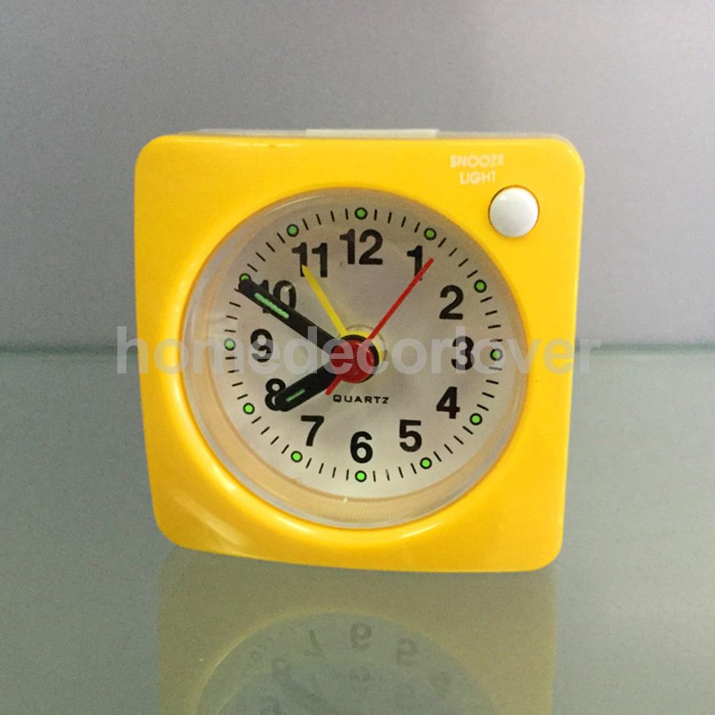 Ultra Kleine Wekker, Pieper Alarm, Stille Sweep, Met Nachtlampje En Snooze, reizen Nachtkastje Tafelblad Wekker