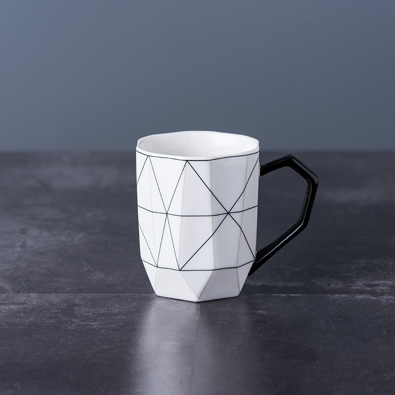 Pohjoismainen keraaminen harjauskuppi kylpyhuoneen pesusetti yksinkertainen tarjotin suukuppi hammassylinteri hammassetti pari koti kylpyhuonetarvikkeet