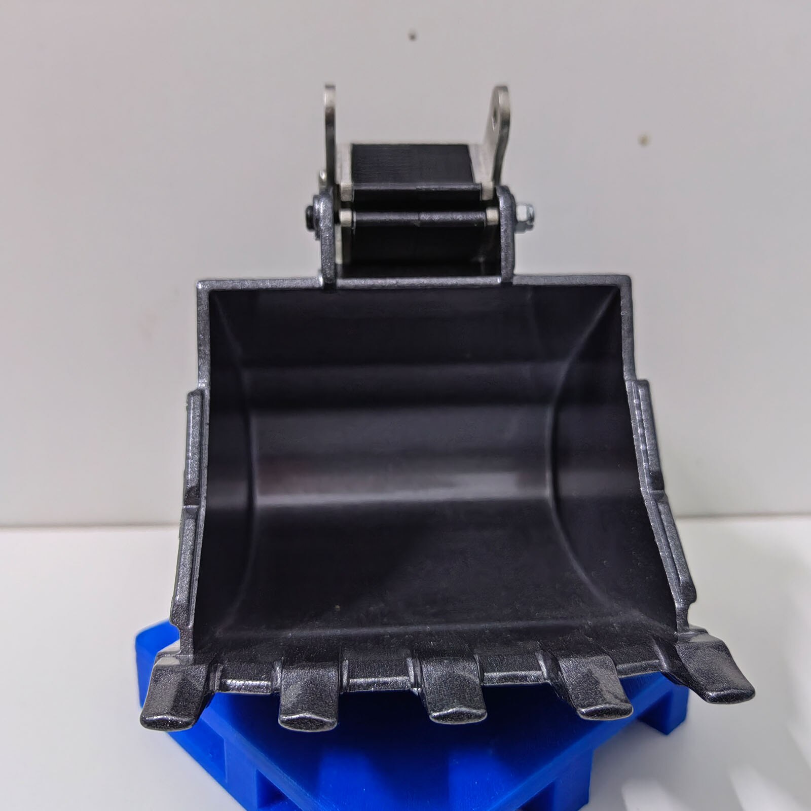 For Huina 350/550/560/580/592/593/594/1580 RC Metal Manual Bucket Changer Quick Release Excavator Bucket Modification Kit