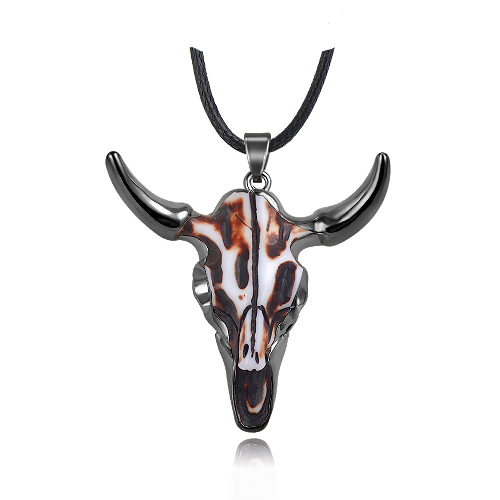 Collar con colgante de cabeza de ganado para hombre, cadena de cuello de suéter, amuleto de cuerno de toro, figura de calavera bovino envuelta de Metal bohemio, joyería: De arma