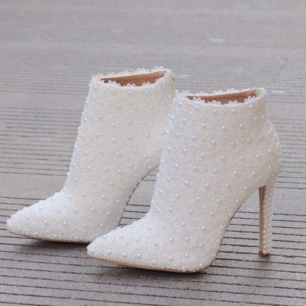 Botas de cuero de tacón alto para mujer, botines puntiagudos de encaje de perlas, zapatos de boda, botas cortas blancas de tacón de perla para primavera y otoño