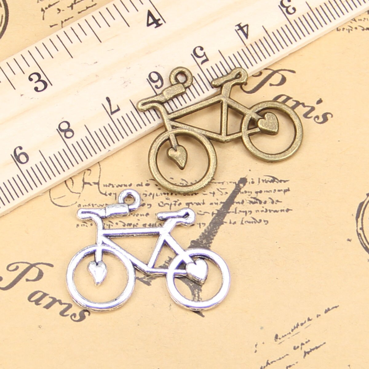 10pcs Charms fiets 31x23mm Antieke Hangers, Vintage Tibetaans Zilveren Sieraden, DIY voor armband ketting