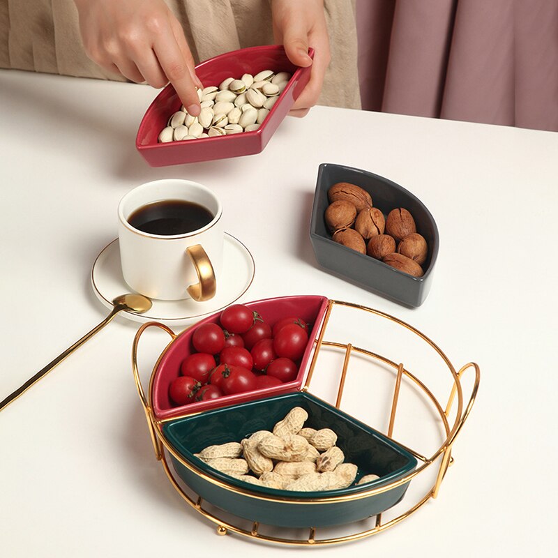 Slik snacks nødder frø tør frugt plast plader fade skål morgenmad bakke hjem køkken forsyninger