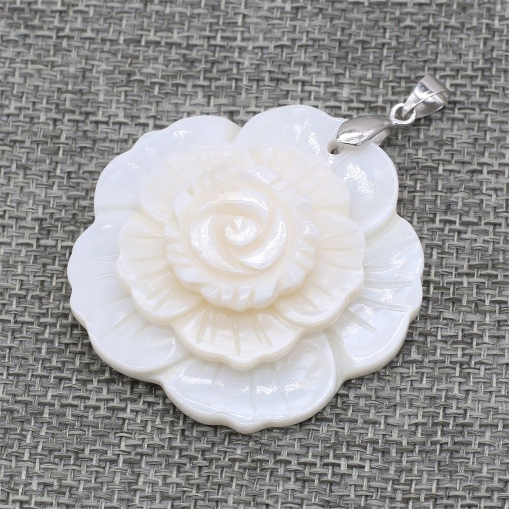 Natural Shell Flower Pendant Shell Pendant for Making Women DIY Neckalce Exquisite Size 47x47mm