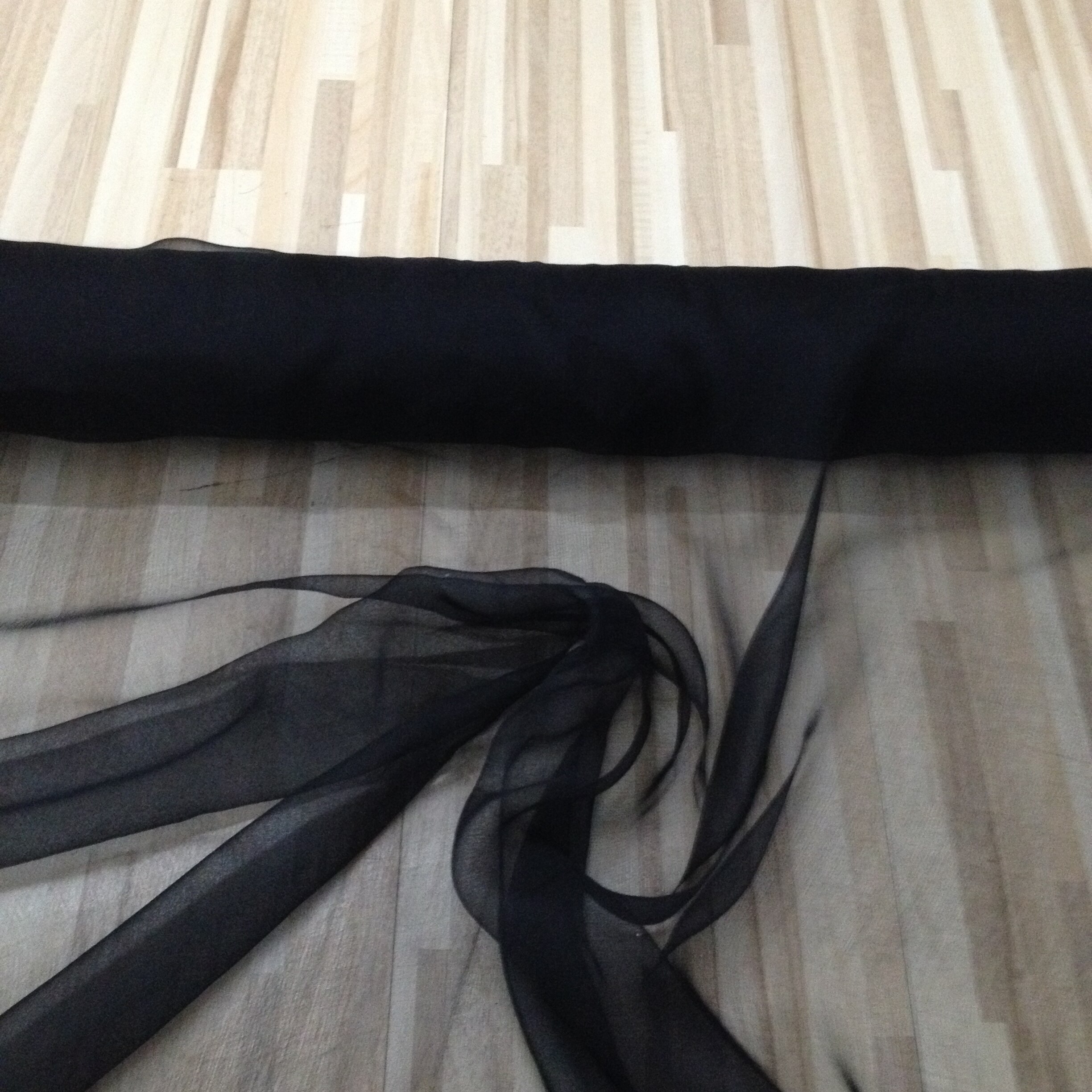 TULLE georgette fin en tissu 100% soie 6m, couleur: noir, largeur: 105cm, épaisseur: 3mm,