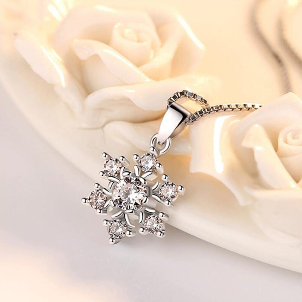 NEHZY S925 Stamp Silver Necklace Pendant Jewelry Woman Flower Crystal Zircon Necklace Length 45CM