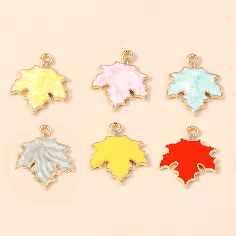 Dijes de Hojas de arce de otoño esmaltado, 10 piezas, 18x22mm, para fabricación de joyas, colgante, collar, llavero, artesanía hecha a mano: Bañado en rodio de imitación