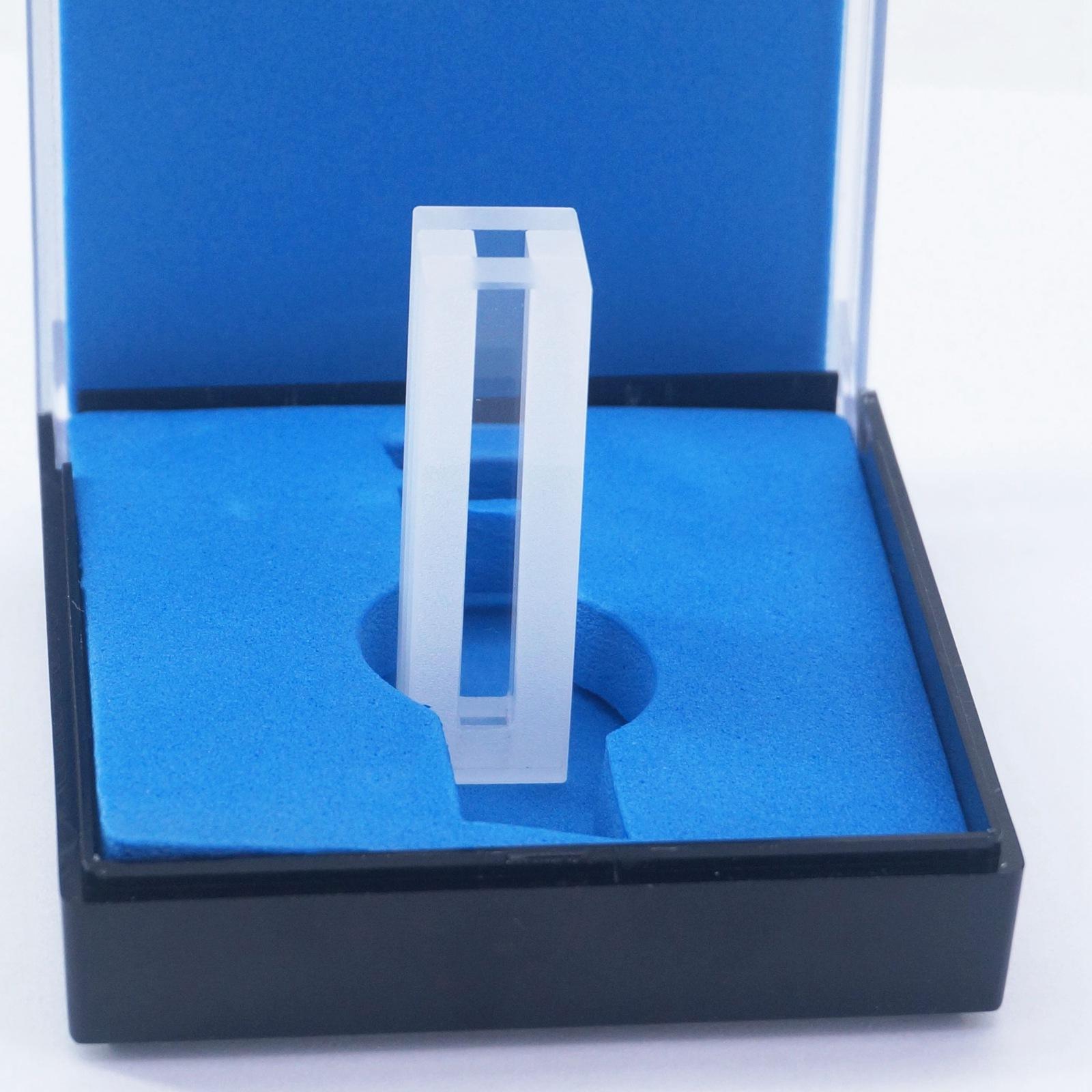 560ul 4mm Weg 2-weg Licht Quarz-Küvetten Mit Deckel Fluoreszenz Spektralfotometer Durchlässigkeit 80% Säure Alkali Widerstehen