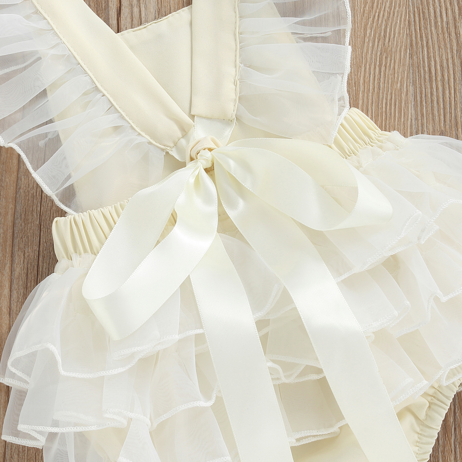 Pelele de encaje con volantes para bebé, vestido de princesa con mangas voladoras, mono blanco sin espalda, ropa de verano para bebé