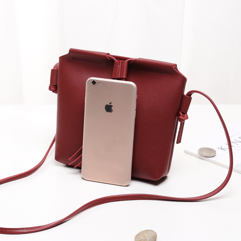 Shoulder Bag Product Ladies Bucket Type Pumping Tassel Bucket Bag Lady Small Bag Casual Retro PU Handbag