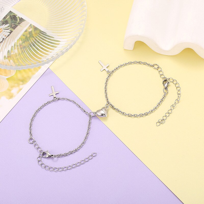 2 pieces/lot of lovers with heart-shaped magnetic pull bracelet stainless steel cuban chain charm couple: Style 1