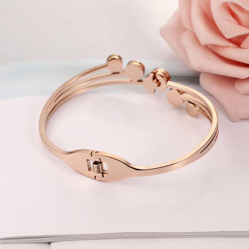 OUFEI in Oro Rosa Elegante Braccialetto Femme Gioielli in Acciaio Inossidabile Donna Pendenti E Ciondoli Braccialetti A Fili Multipli Braccialetti per Le Donne di Trasporto libero