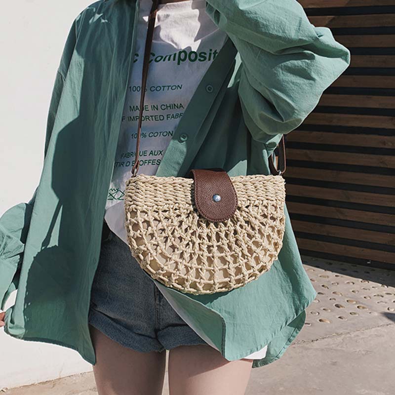 Straw Bag Women Hand-Woven Hollow Handbag Moon Shape Rattan Bag Big Capacity Drawstring Handbag Casual Travel Beach Bag: Beige