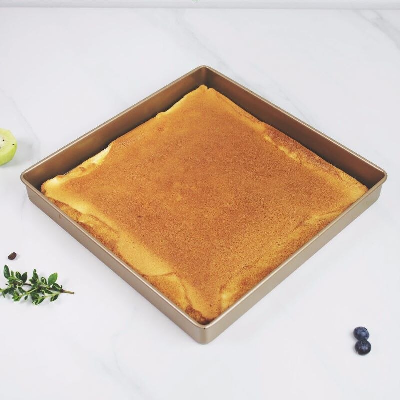 1 Pcs Baking Pan 11-inch Square Baking Pan Golden Carbon Steel Non-sticky Baking Cake Baking Pan Roll Baking Pan Kitchen Tools