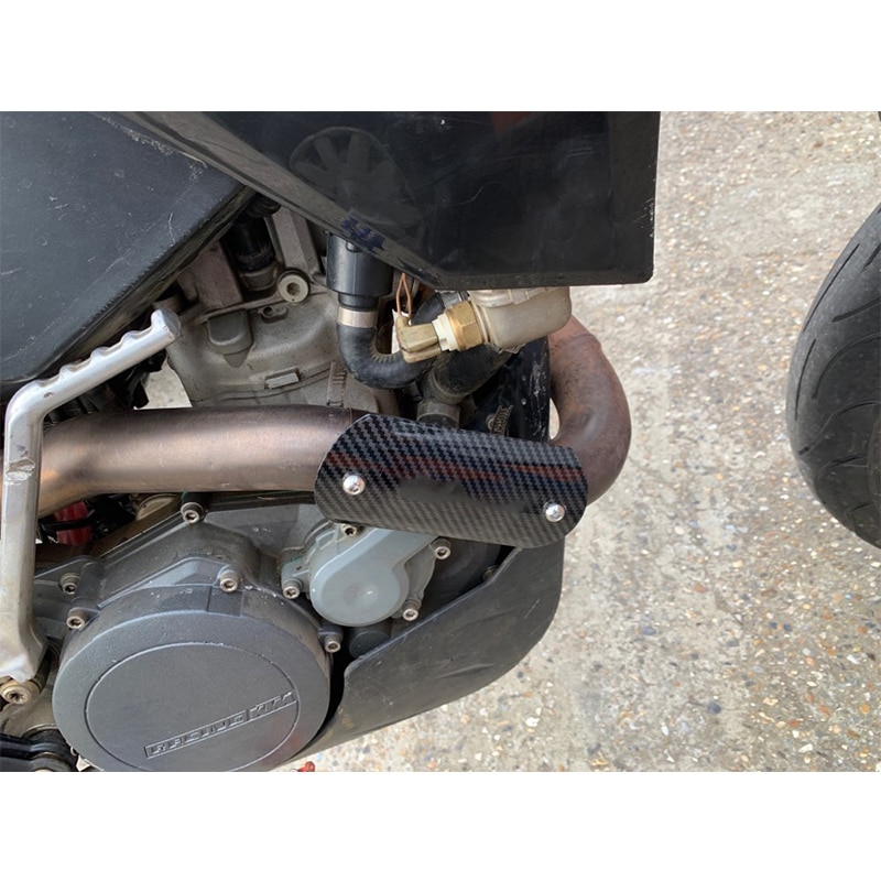 Universell motorcykel avgas kolfiber yta ljuddämparrör benskydd värmesköld skydd rostfritt stål antiscalding lock