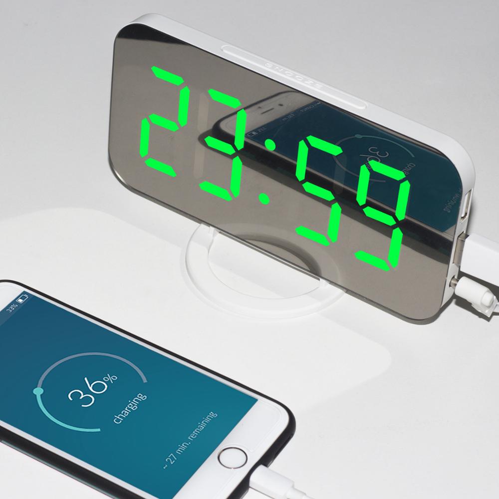 Digital led despertador snooze display tempo noite mesa de led 2 portas carregador usb para iphone android telefone alarme espel: Vita - gröna ord