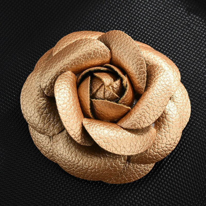 coreano hecho a mano PU cuero Camelia flor broche botón solapa Pin joyería broches ramillete para las mujeres Accesorios: Gold