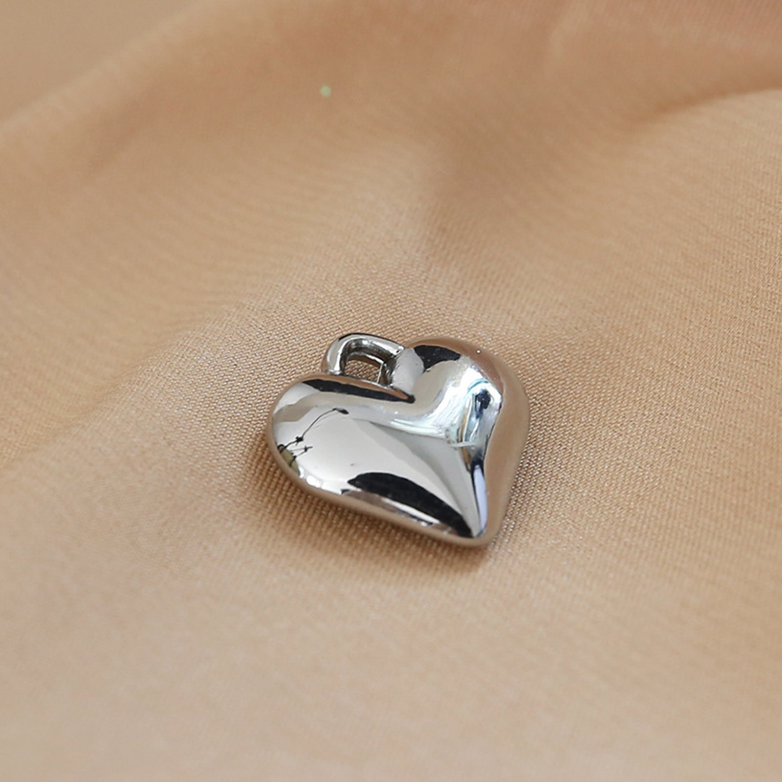 Dijes minimalistas 3D de corazón, colgante de resina de bola de corazón de melocotón chapado brillante para bricolaje, pendientes, collar, fabricación de joyas de , 5 piezas: Chapado en zinc blanco y azul