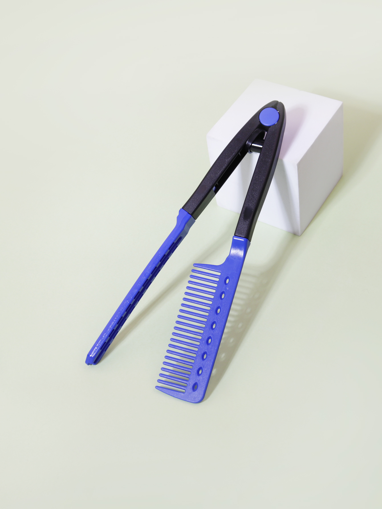 1 Uds. Peine plano, cepillo de pelo liso para peluquería, peine, alisador de estilismo de belleza, alisador de pelo liso en forma de V: Azul
