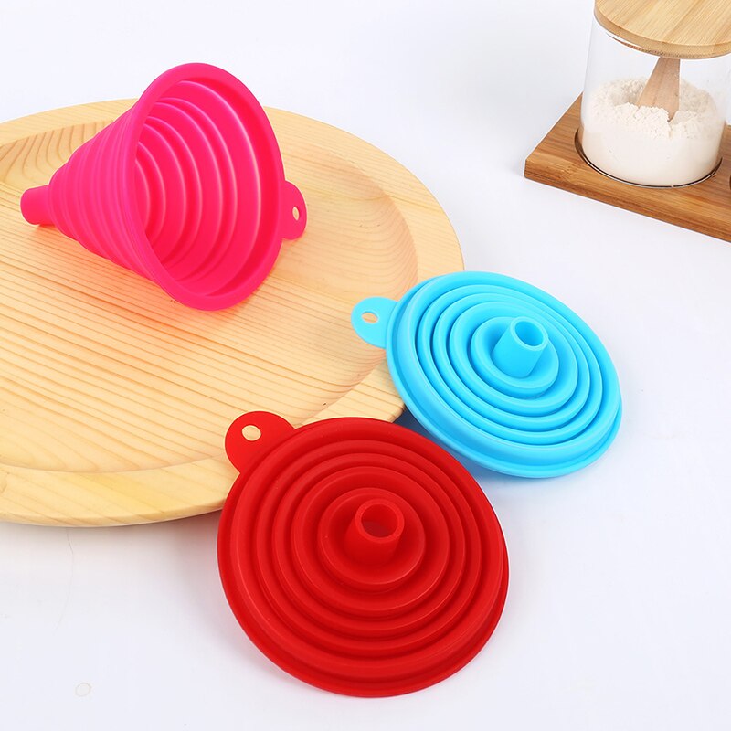 1Pcs Mini Opvouwbare Trechter Silicone Inklapbare Trechter Opvouwbare Draagbare Trechters Worden Opgehangen Huishoudelijke Vloeibare Doseren Keuken Gereedschap