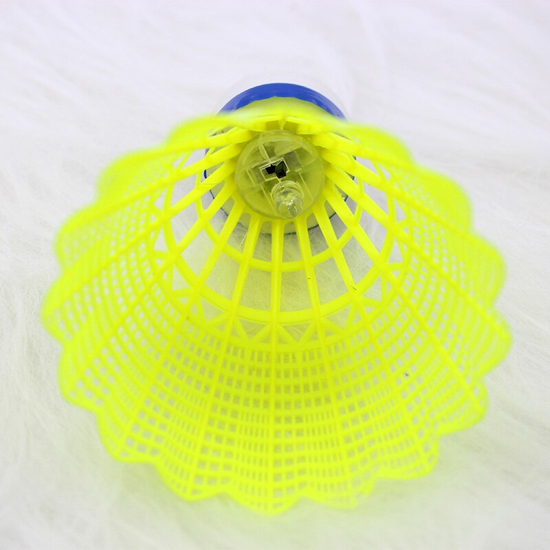 4 st/set led nylon badminton bord fiber bollhuvud helcirkel stil plast badminton rött och grönt ljus för utomhusbruk natt