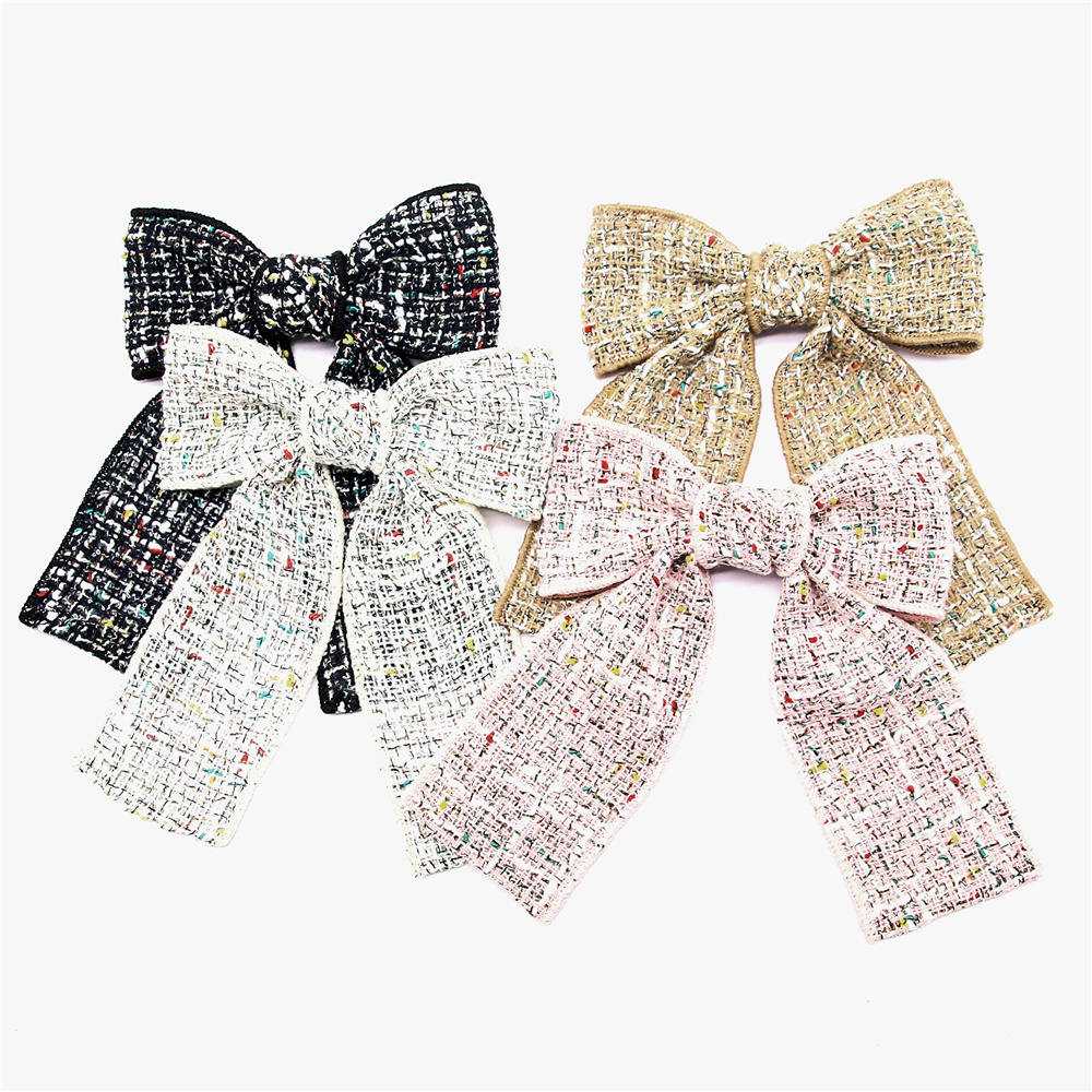 Trendy, kleine, geurige haaraccessoires met strikjes en grote clips voor meisjeshoofdbanden en haarstrikjes.