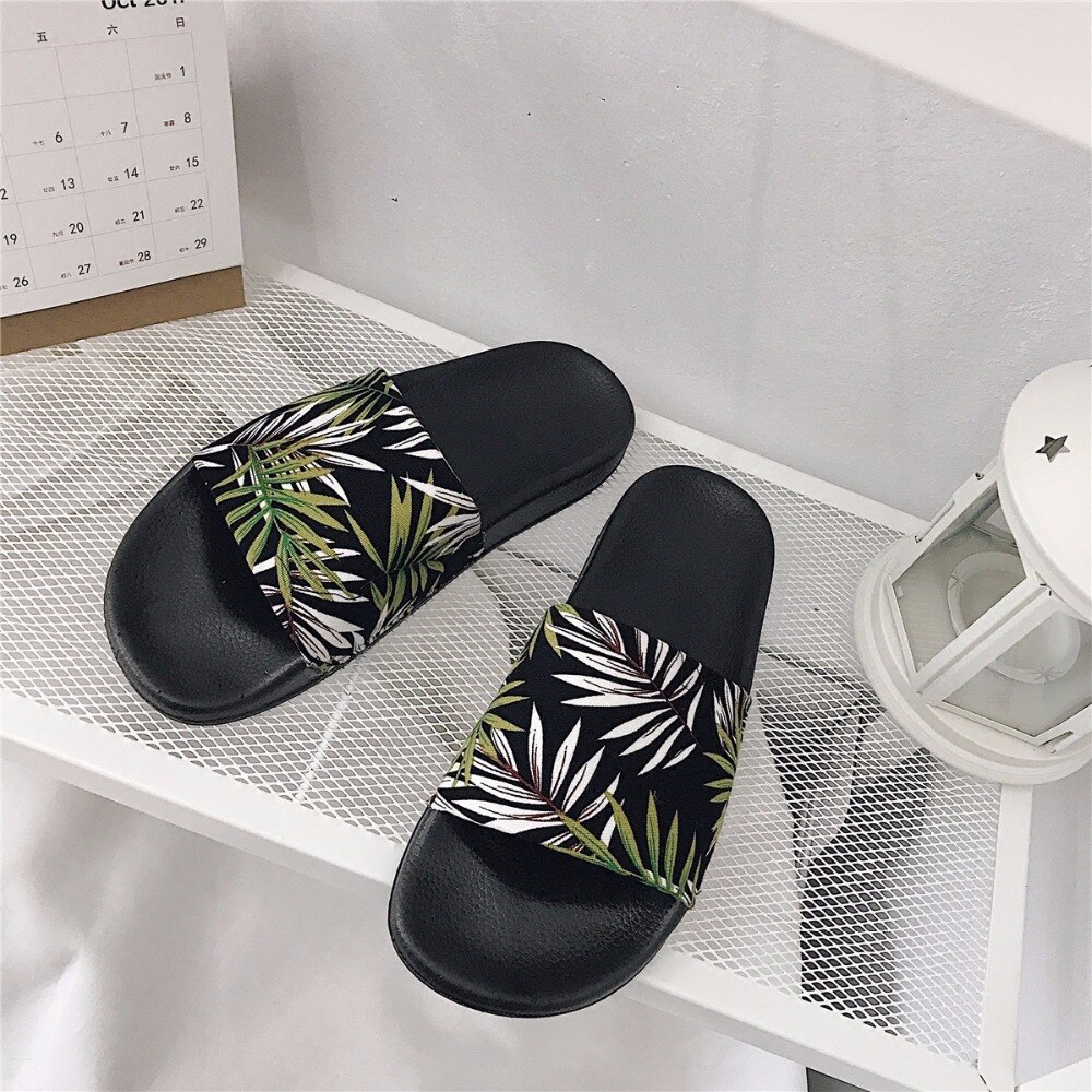 Sommar tofflor i bomullstyg för kvinnor med öppen tå tecknad söt grönt bladtryck anti-halk flip flops utanför kvinna skor