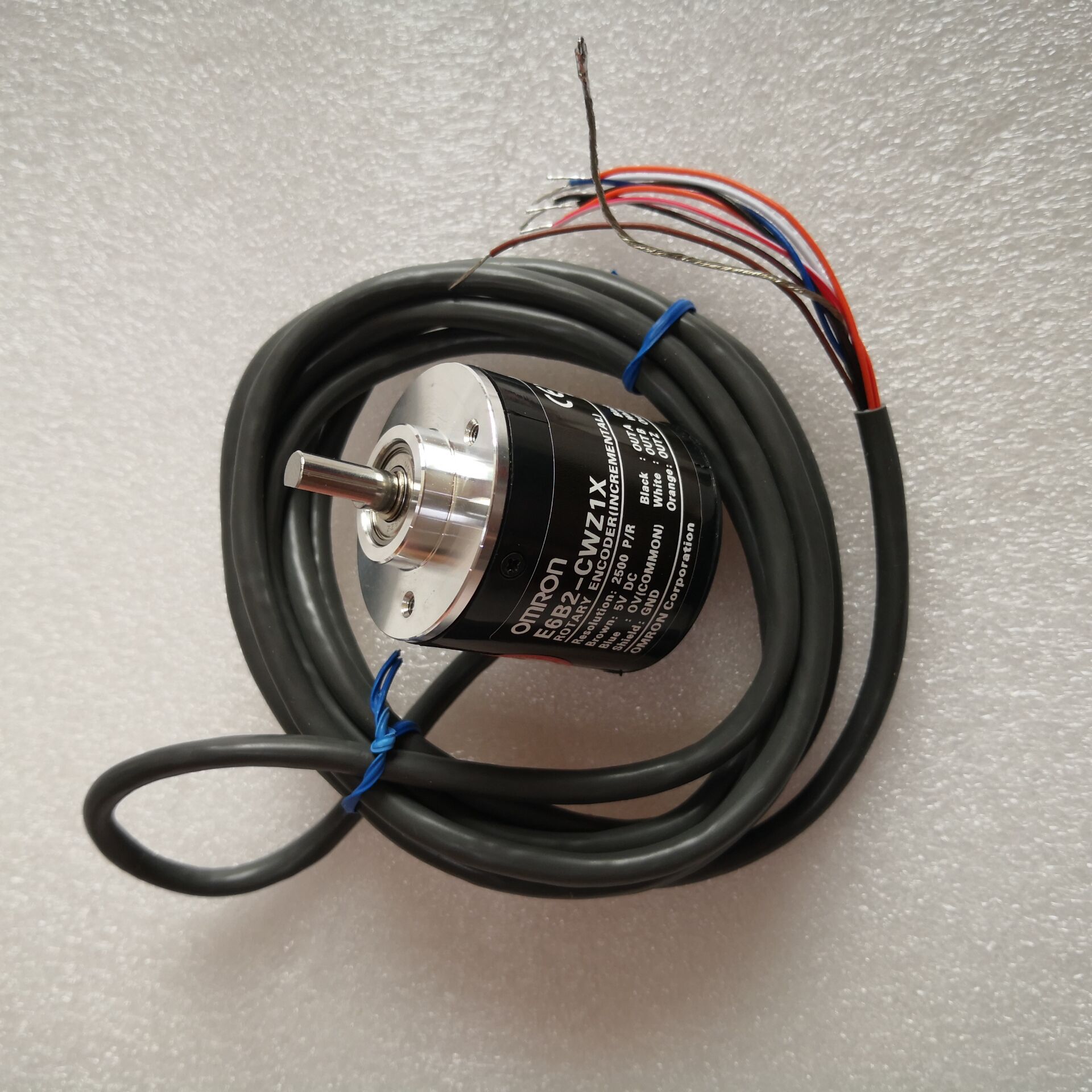 E6B2CWZ1X OMRON Encoder Rotativo E6B2-CWZ1X 10 20 30 40 50 60 100 200 300 360 400 500 600 1000 1024 1200 1800 2000 2500P/R DC5V