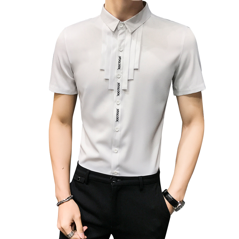 Manches courtes robe chemise hommes plissé gland avant noir blanc smoking chemises été mince coupe boîte de nuit décontracté chemise homme