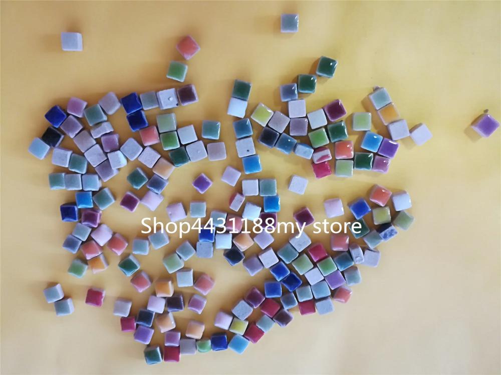 100g(560 stk) ultra mini fliser 5*5*3.5mm blandede farger keramiske mosaikkfliser til diy håndverk mosaikkmateriale: Hel blandet farge